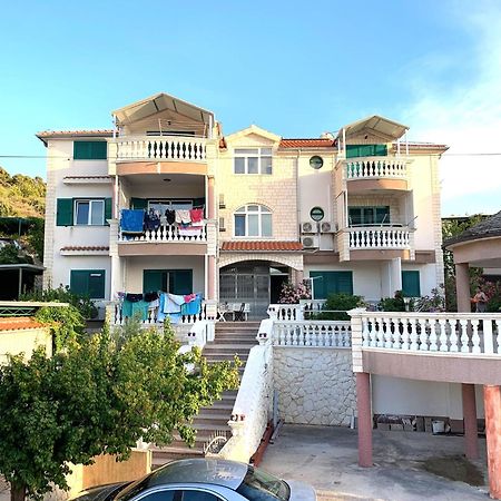 Apartments Bilo - Jela & Ivan Dolac ภายนอก รูปภาพ