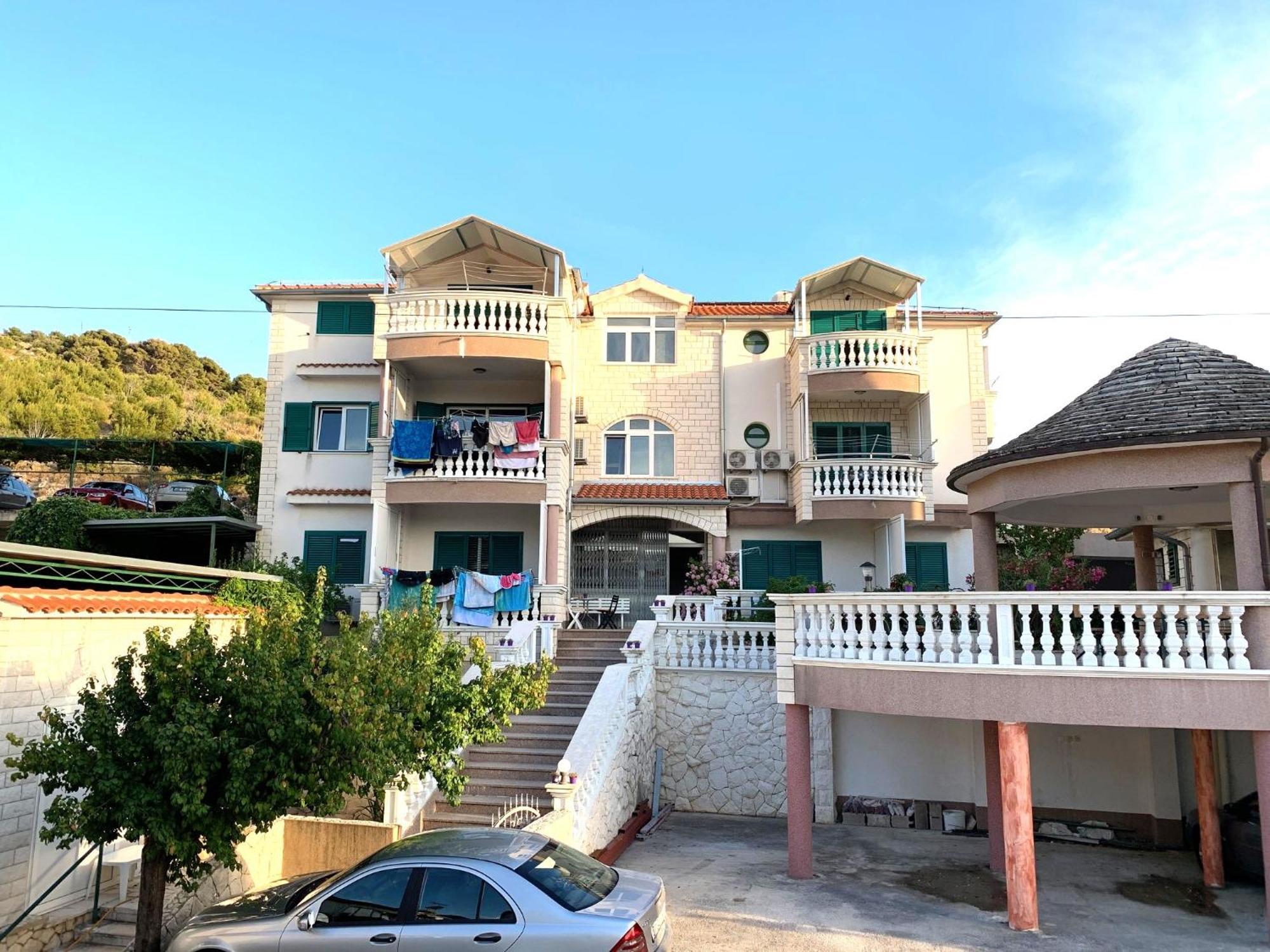 Apartments Bilo - Jela & Ivan Dolac ภายนอก รูปภาพ
