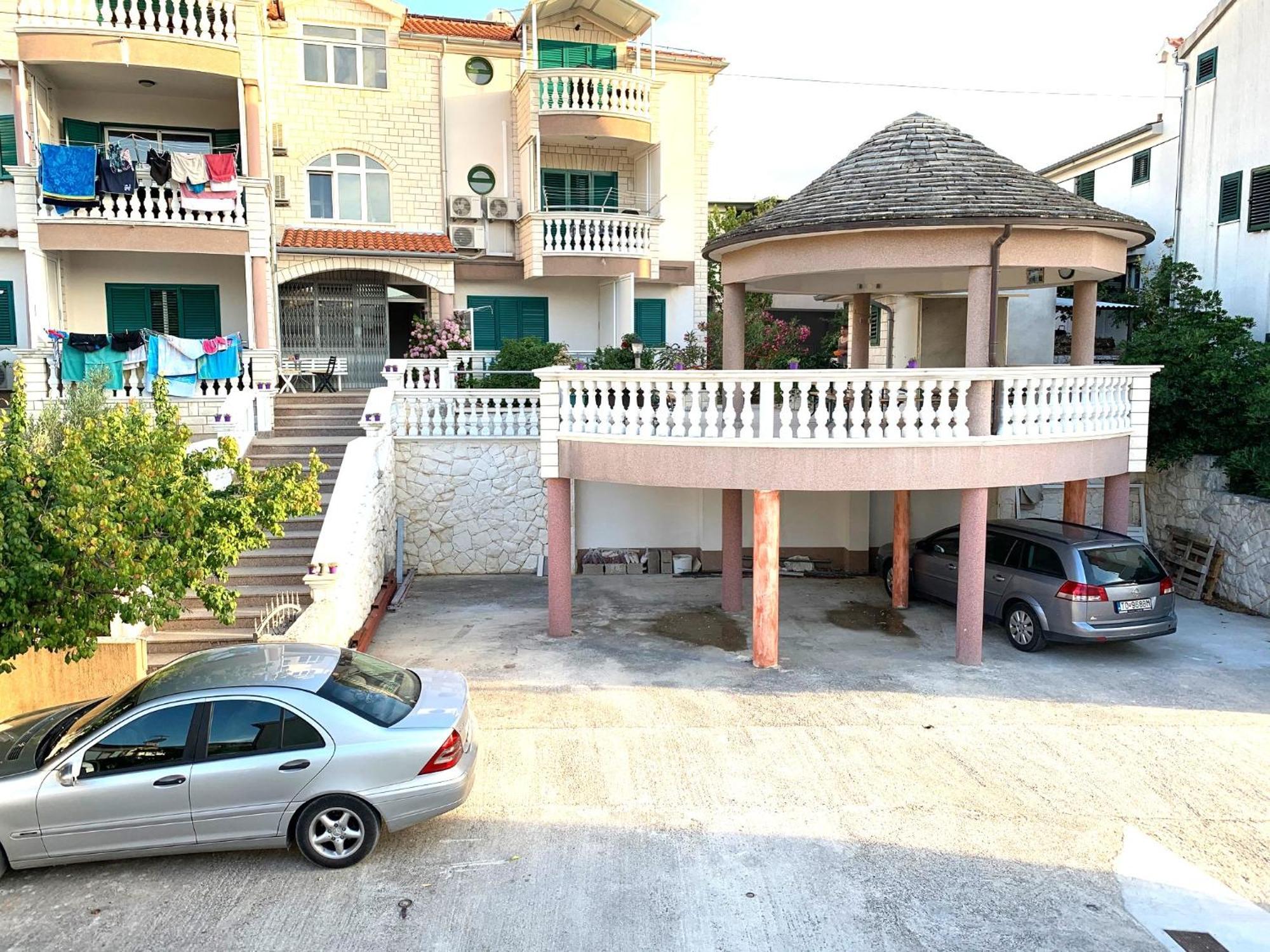 Apartments Bilo - Jela & Ivan Dolac ภายนอก รูปภาพ