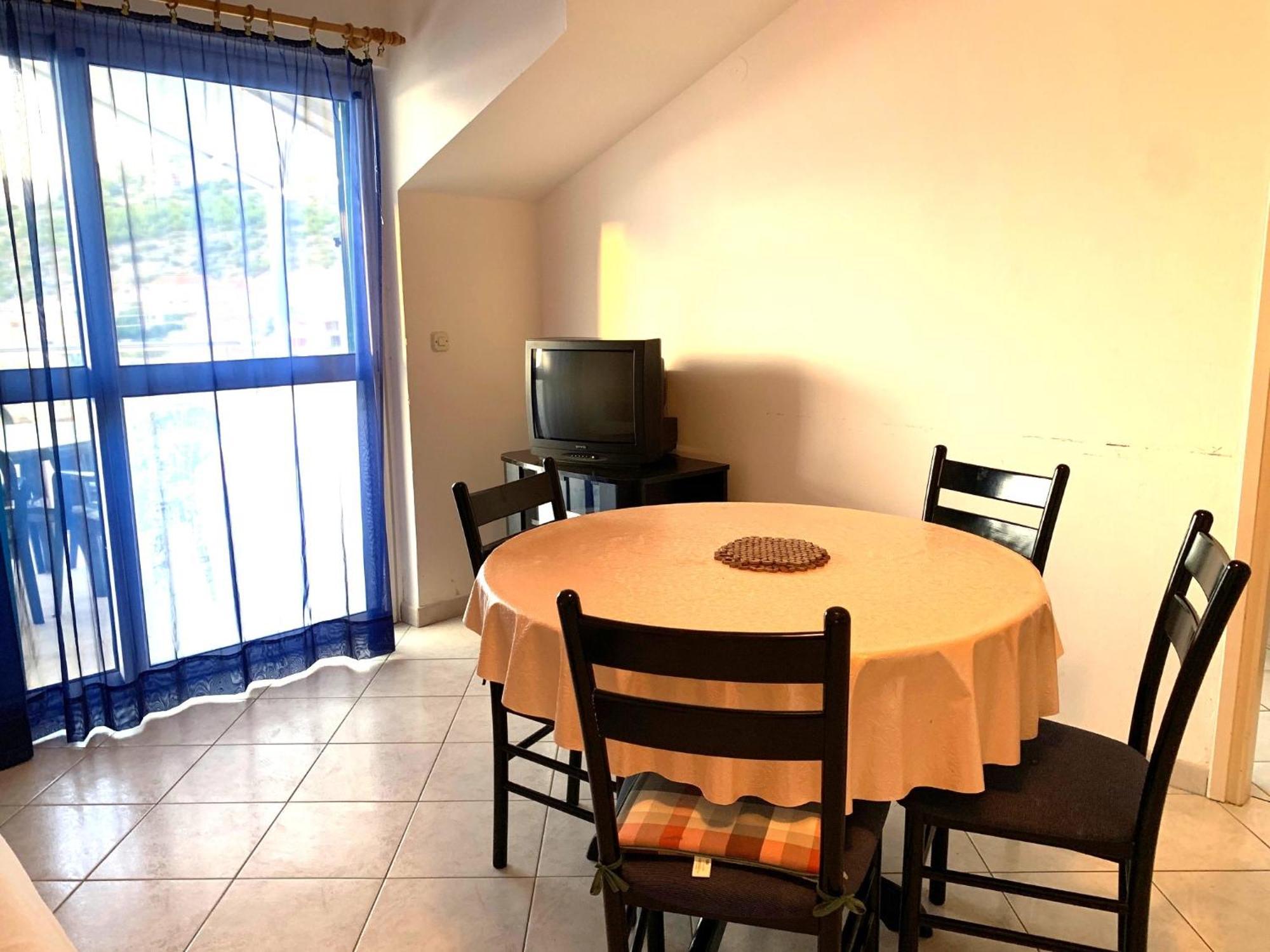 Apartments Bilo - Jela & Ivan Dolac ภายนอก รูปภาพ